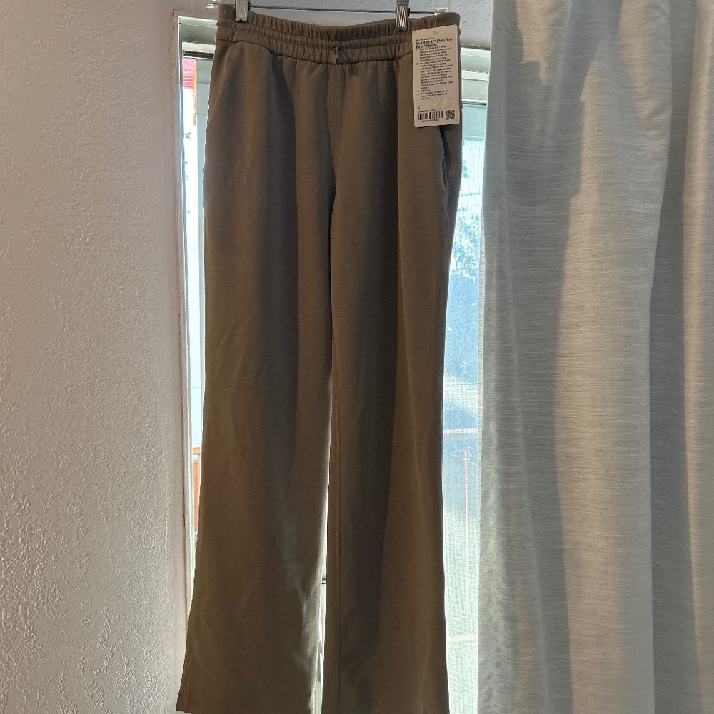 New Lululemon Softstreme High Rise Pant Regular Size 6